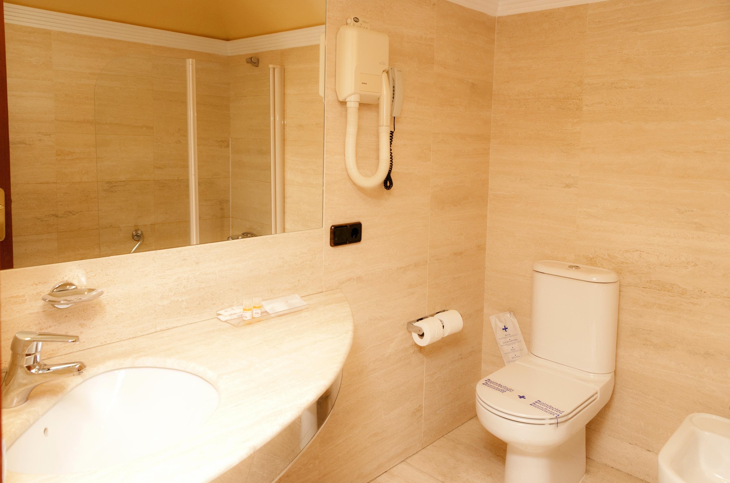 Hotel Corona de Castilla Burgos 39/42