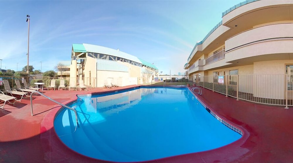Homegate Studios & Suites San Antonio Medical Center I-10 in SAN ANTONIO - TX
