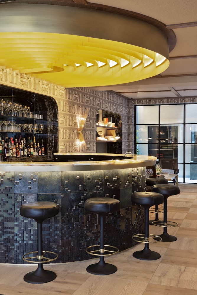 The Alest Hotel 40/45
