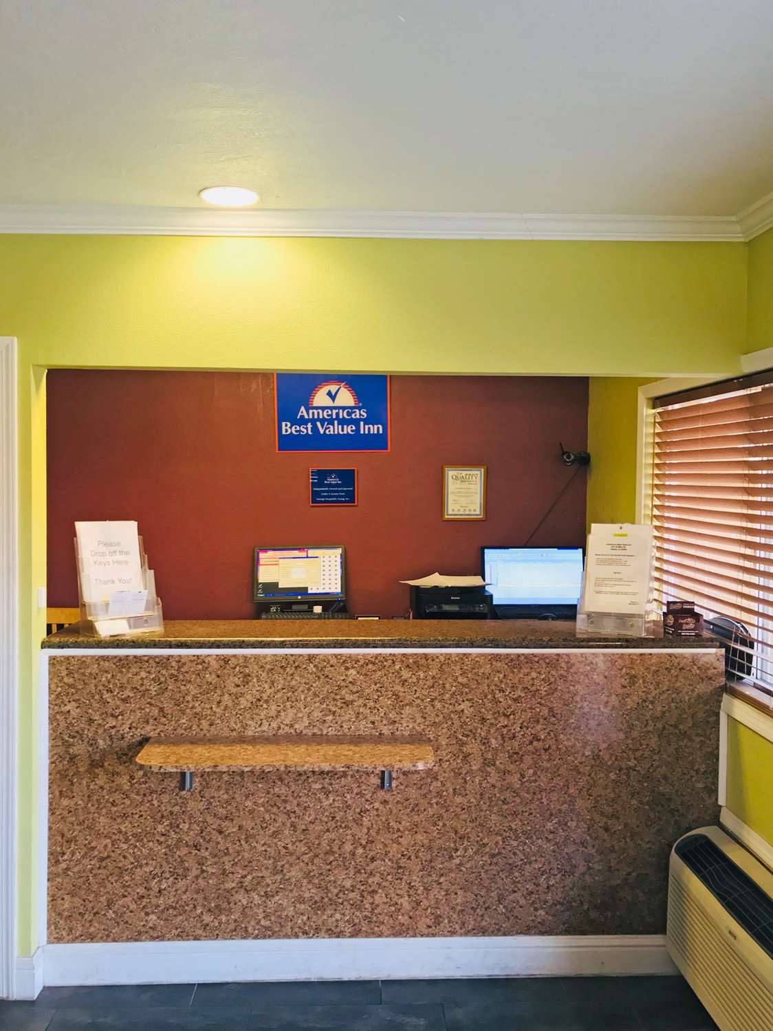 Americas Best Value Inn Visalia 3/7