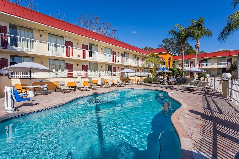Days Inn & Suites By Wyndham Port Richey 3/45