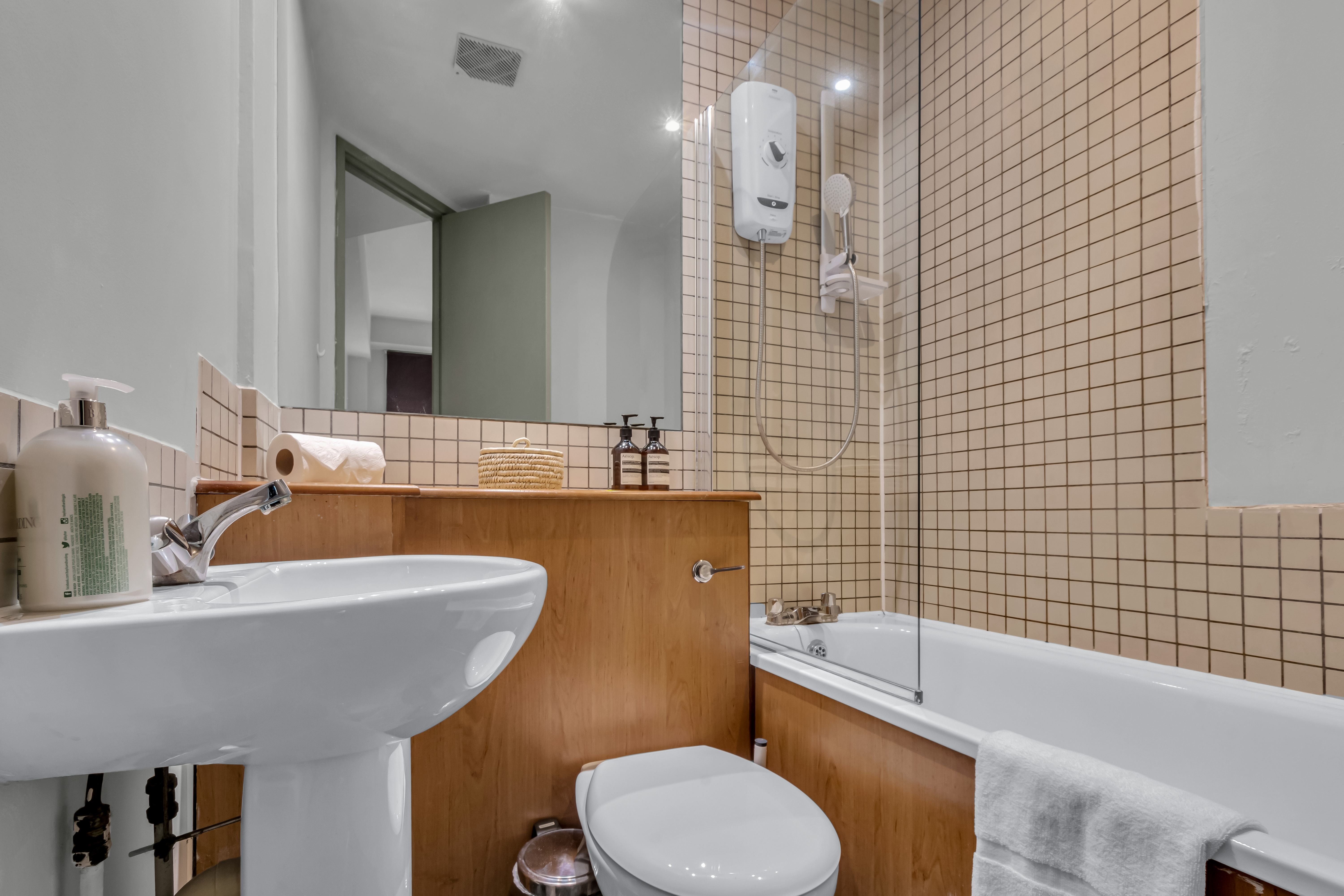 Luxurious Lawrence House Serviced Apartment 47/50