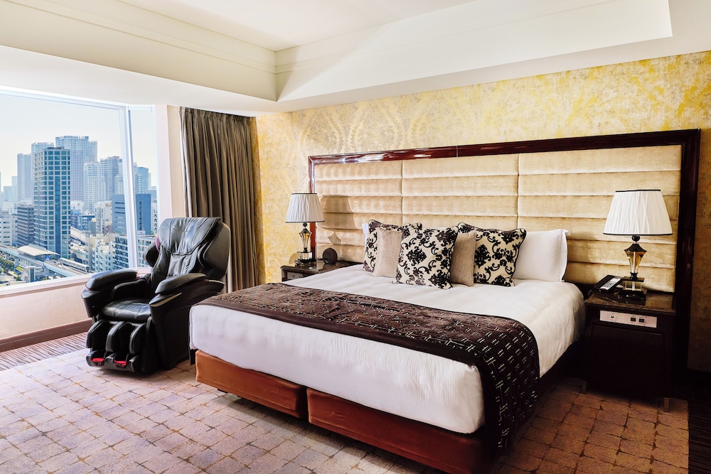 1 Bedroom, Suite, Twin Beds, Bay View, Club Lounge Access