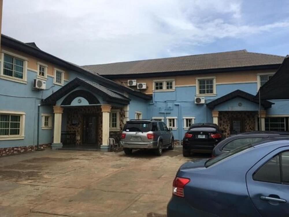 Marble Hill Hotel 14/15