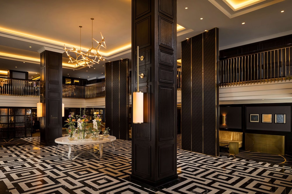 Hilton Vienna Plaza 9/83