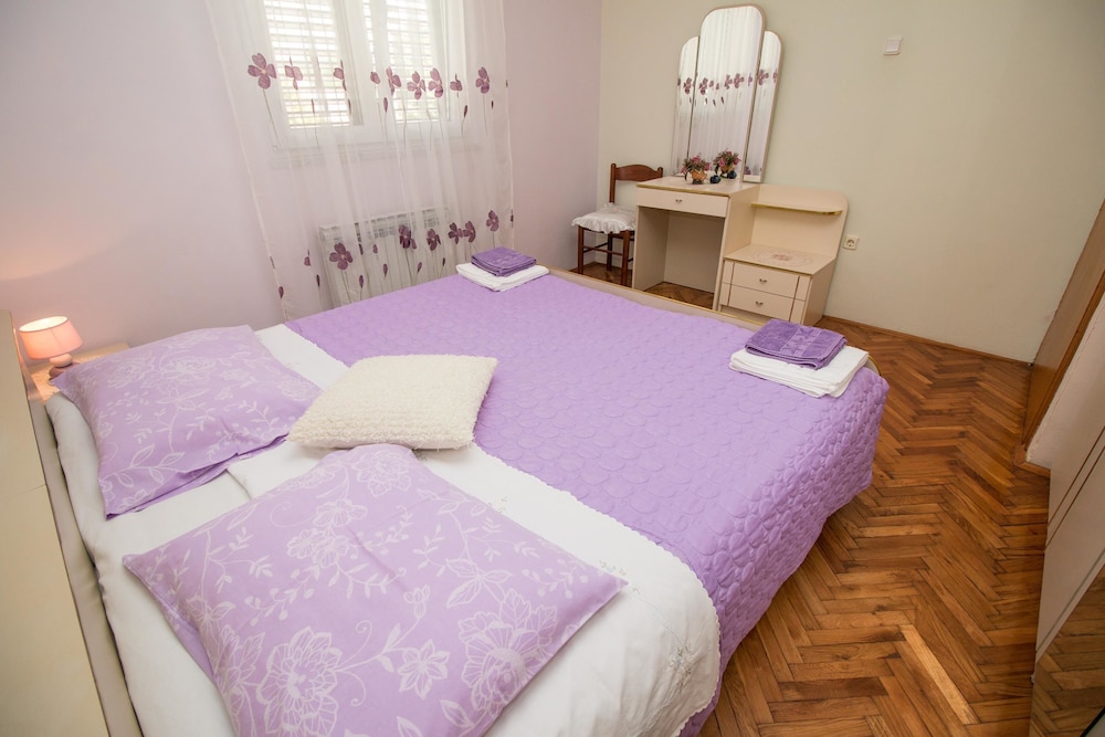 APARTMENT DIVNA 18/66