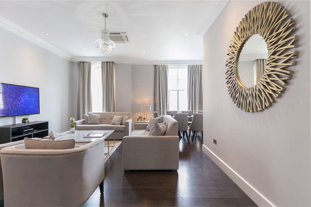Chilworth Court 64/74