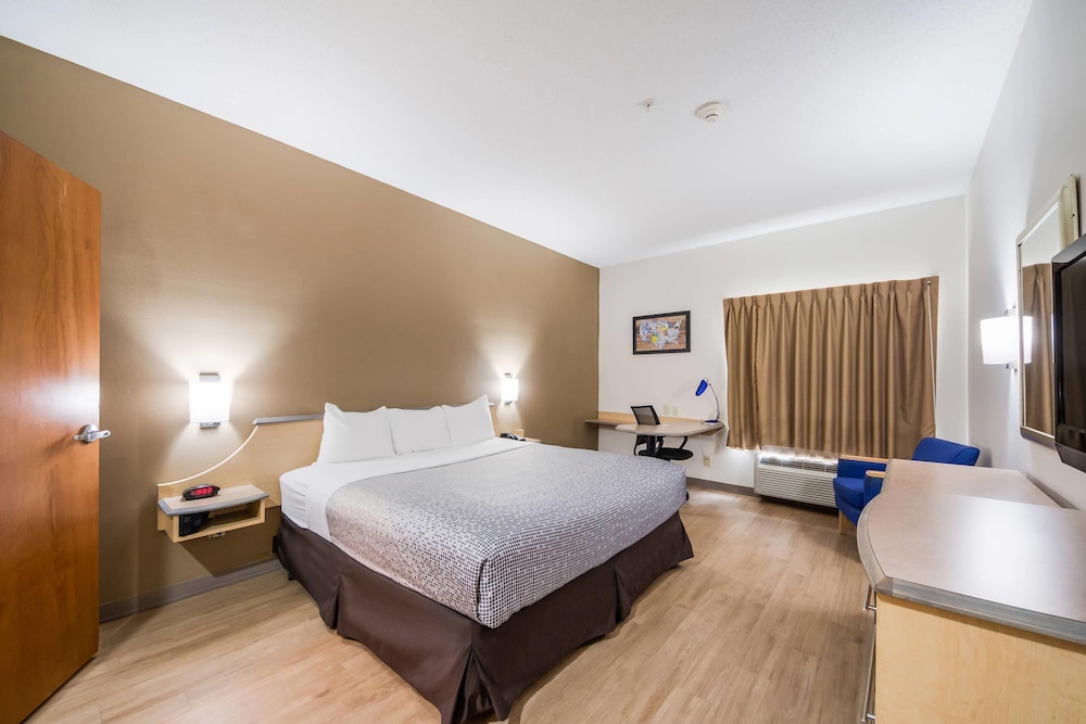 ROOM, KING BED, ACCESSIBLE
