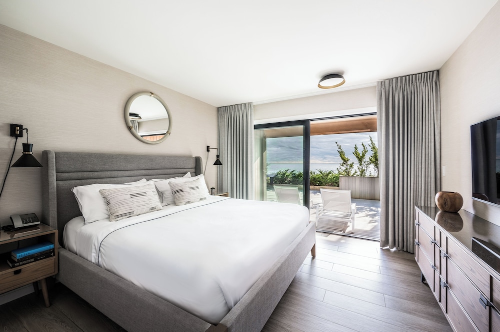 1 Bedroom, Suite, King Bed, Ocean Front
