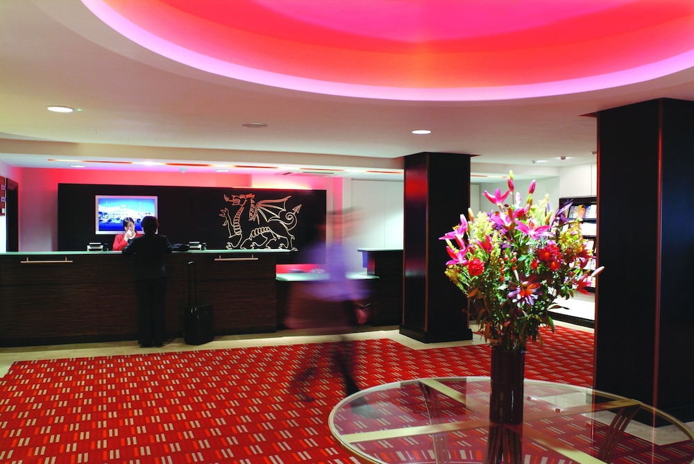 The Dragon Hotel 2/36