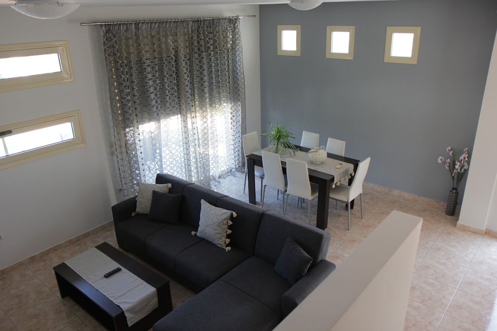 Platoni Elite Apartments 25/50