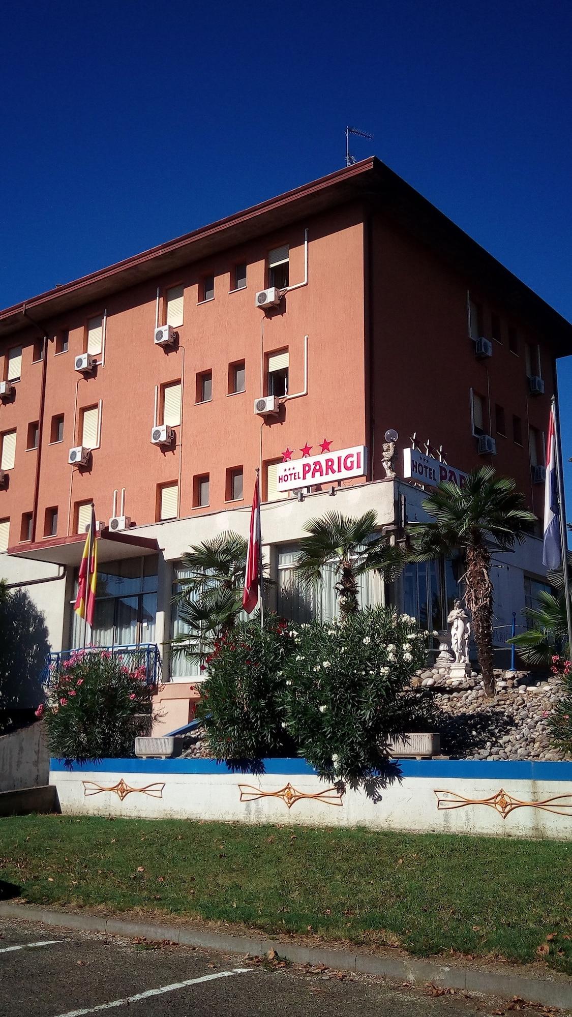 Hotel Parigi 3/44
