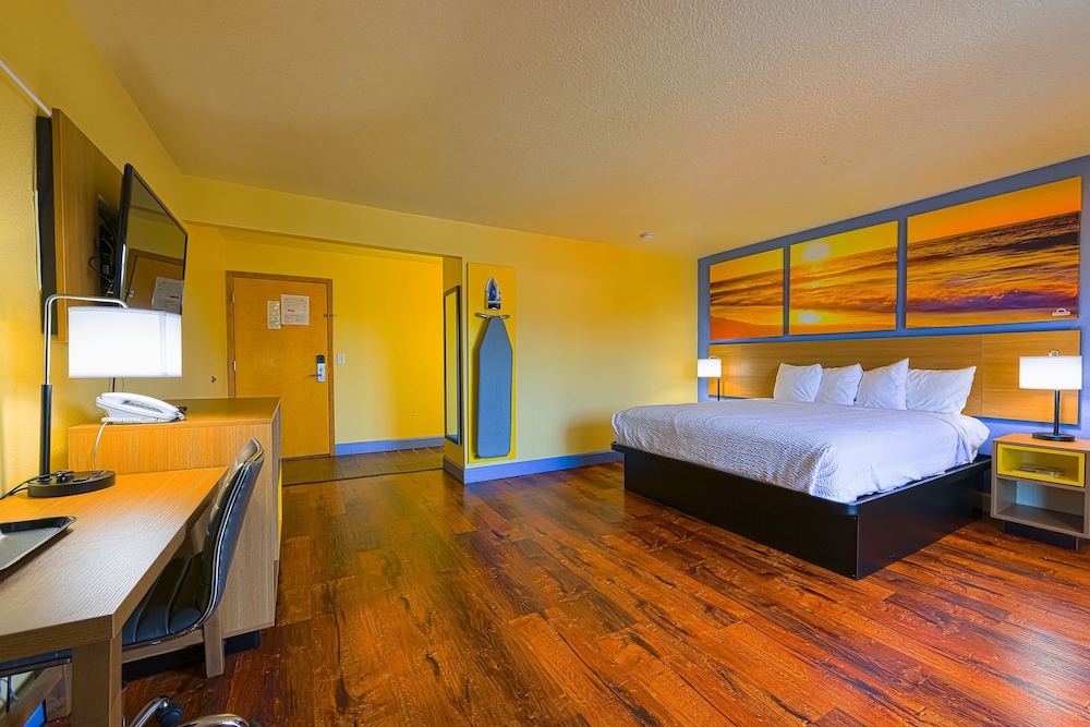 Coastal Inn Lincoln City - Oregon Coast Hwy 9/21