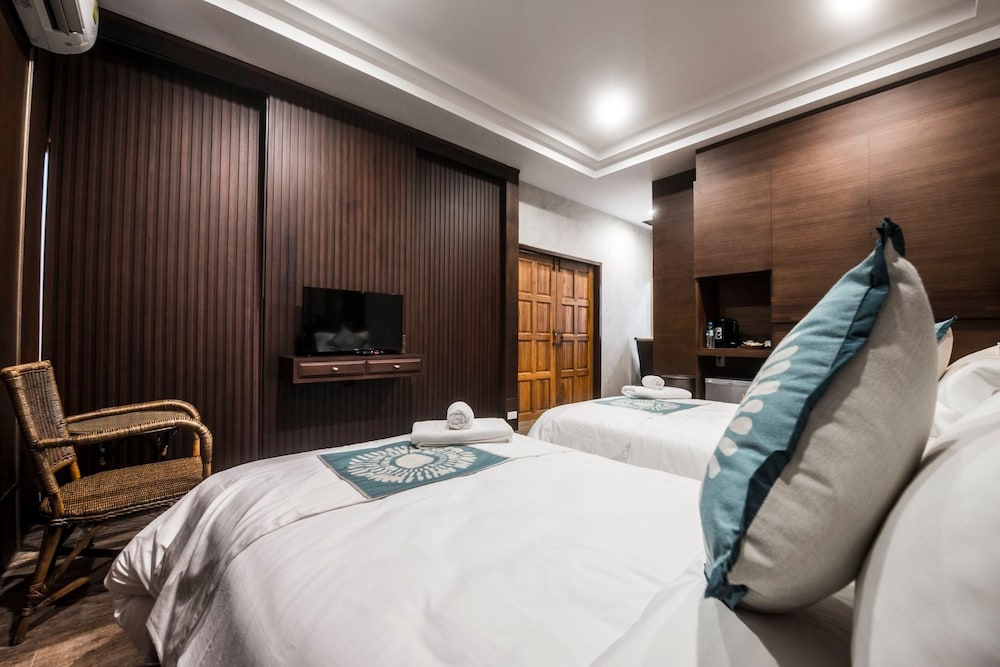 Amara Villa Khao Ka Lok 6/49
