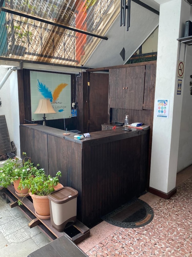 Feathers Hotel And Lounge - Hostel 3/60