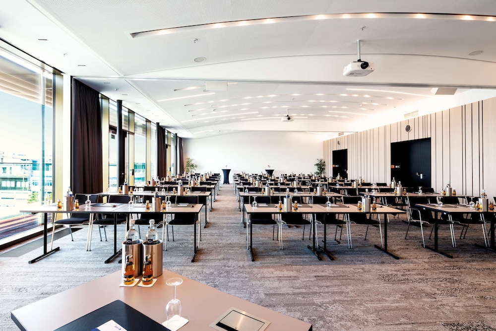 RADISSON BLU HOTEL, MANNHEIM 65/74
