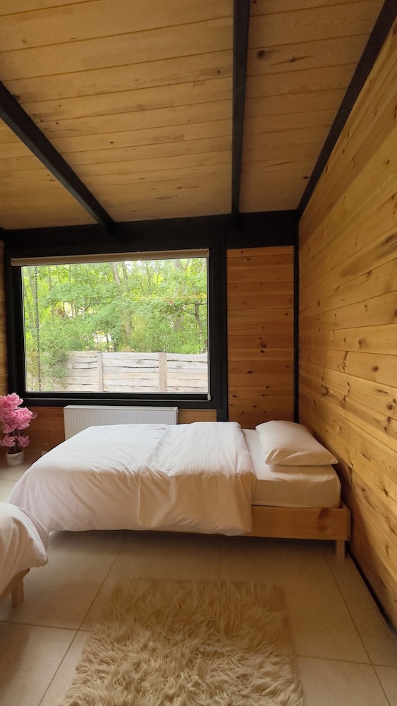 Pentalow Cabin 10/50