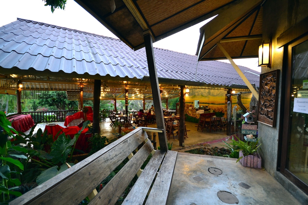 Touch Star Resort 7/66