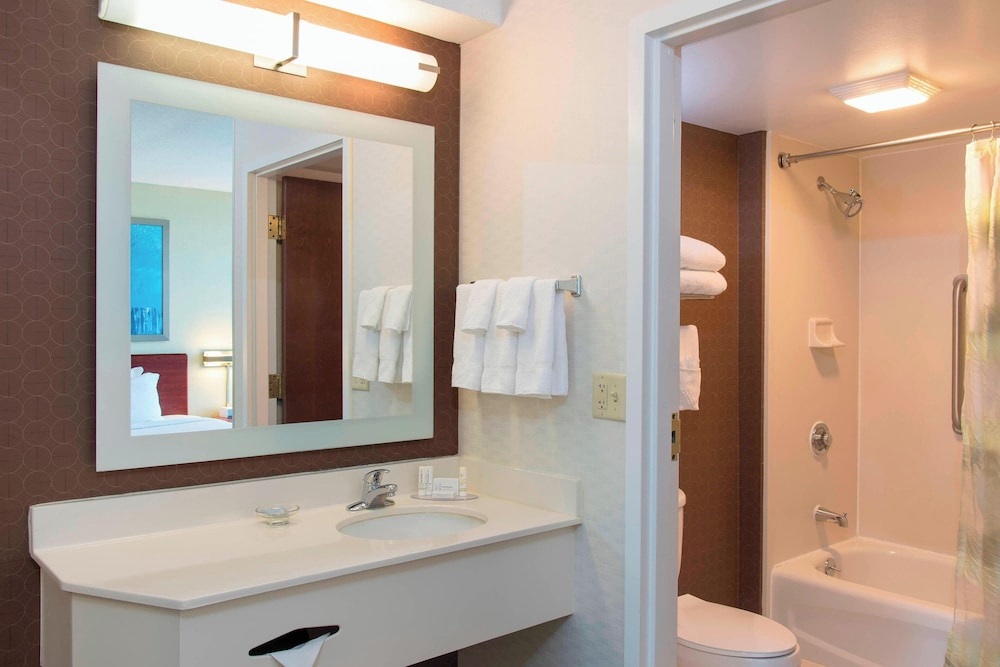 The Peoria Hotel, SureStay Collection by Best Western 57/59
