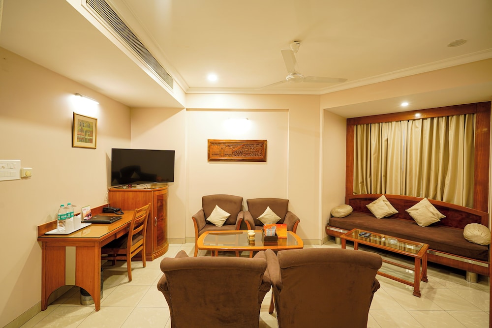 Hotel Mayura 24/50