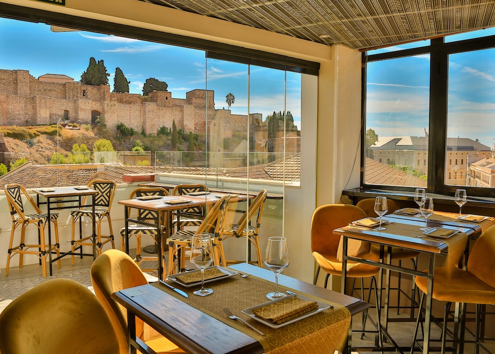 Alcazaba Premium Hostel 37/50