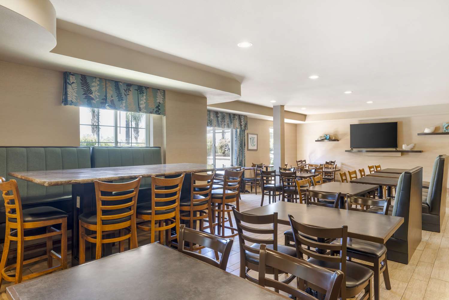 Best Western Plus Oceanside Palms 10/18