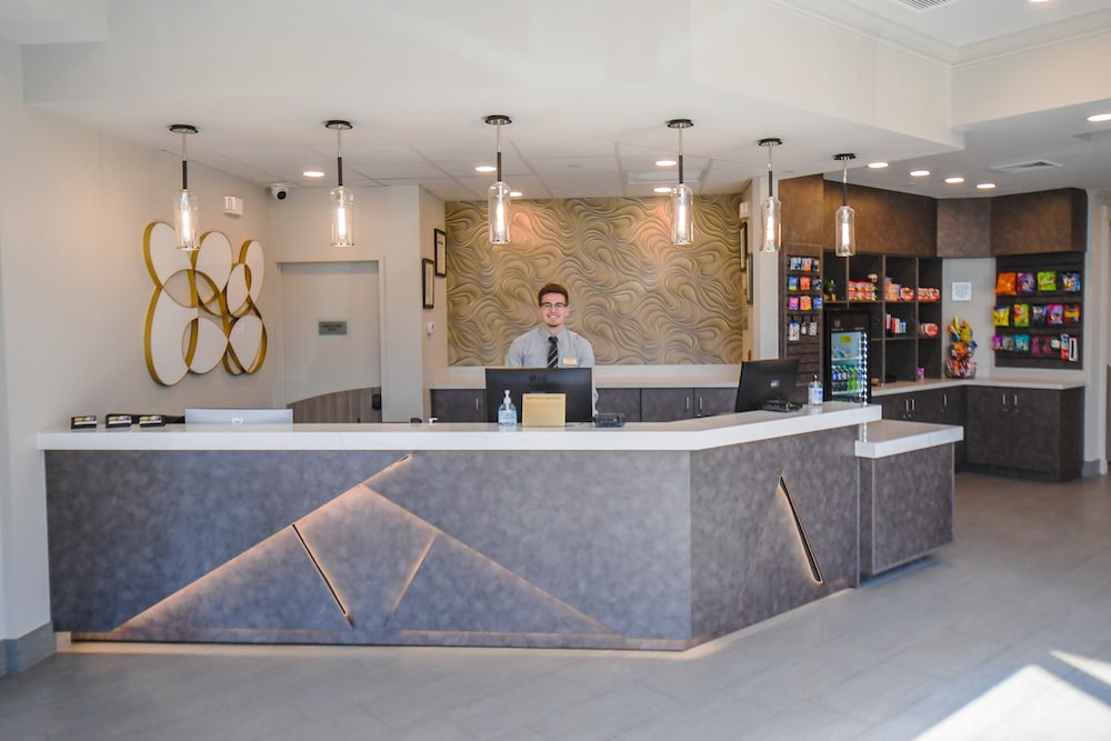 Euro Suites Hotel 2/52