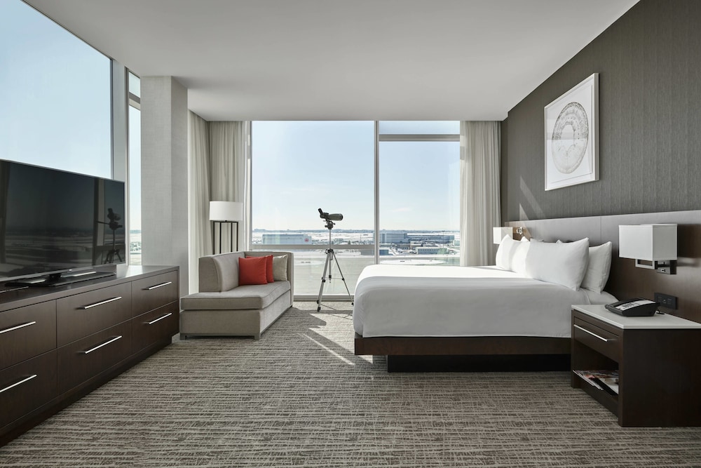 CALGARY AIRPORT MARRIOTT IN-TERMINAL HOTEL 7/33