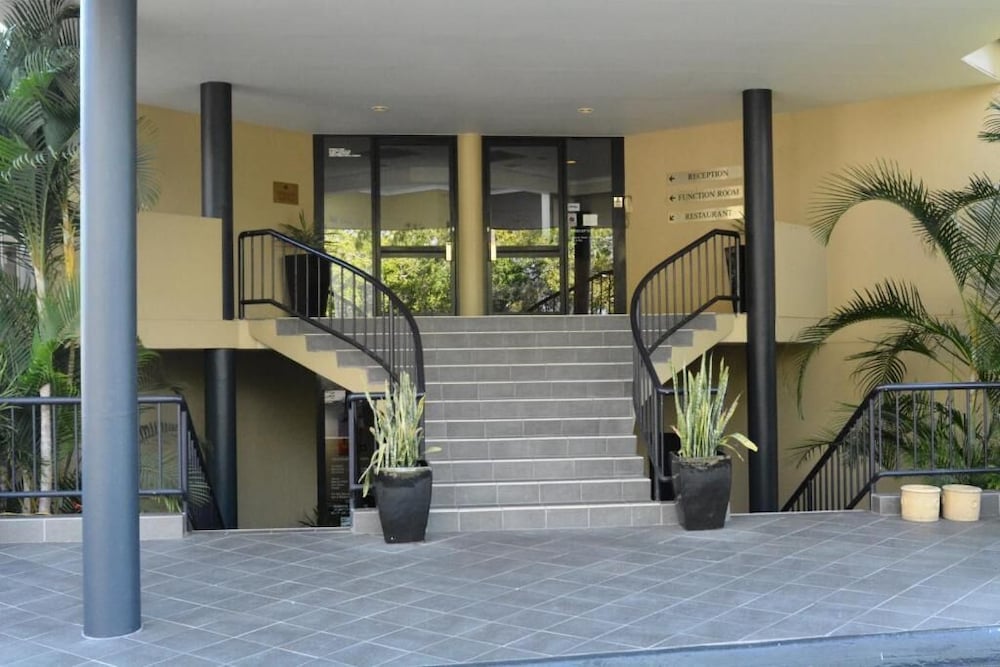 Mt Ommaney Hotel Apartments 3/21