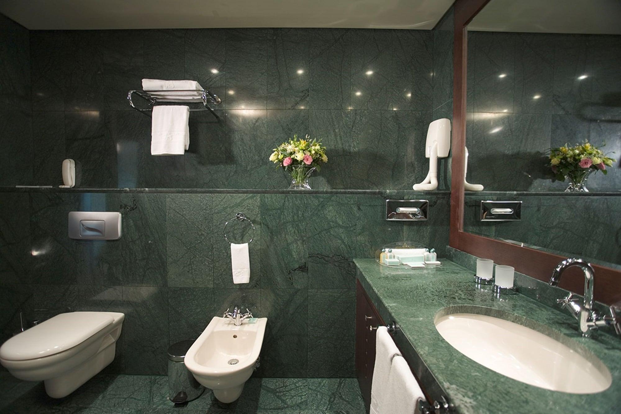 Cozy, Bright, Suite, Corner، GRAND HOTEL SOFIA 2/4