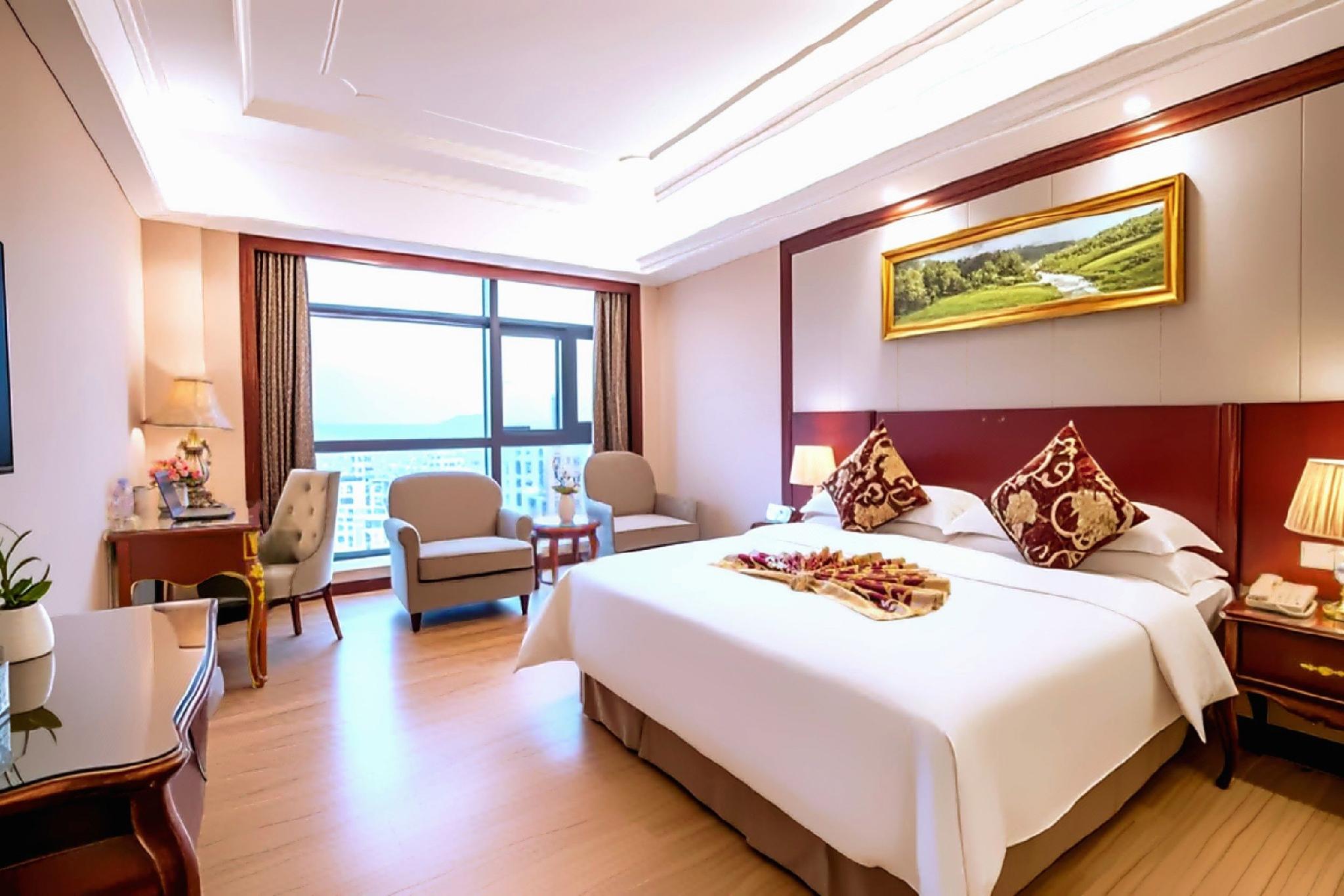 Vienna Shanghai Hongqiao National Convention And E 26/50