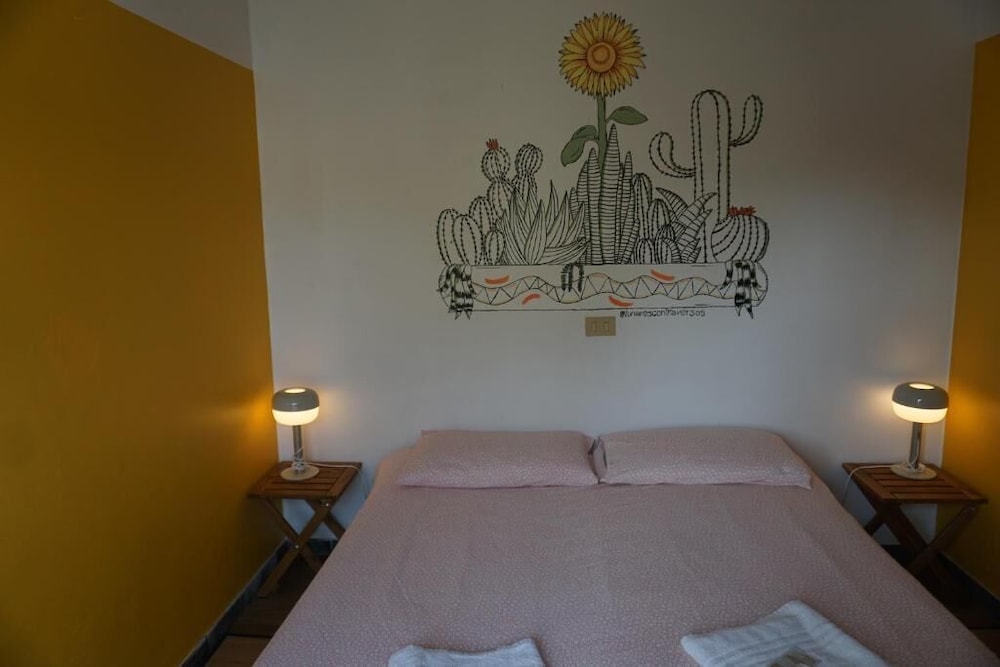 Sunflower City Backpacker & Student Hostel 15/48