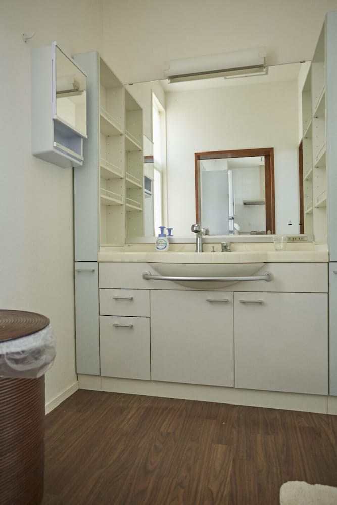 T&T Vacation Rentals 56/59