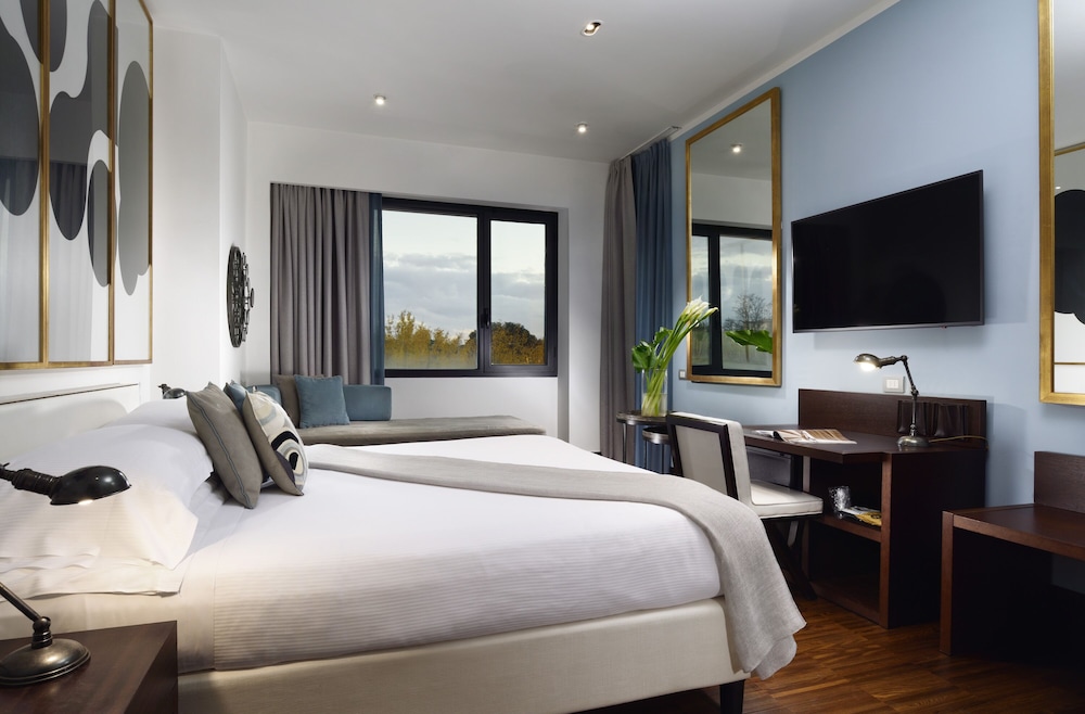 ROOM, TRIPLE