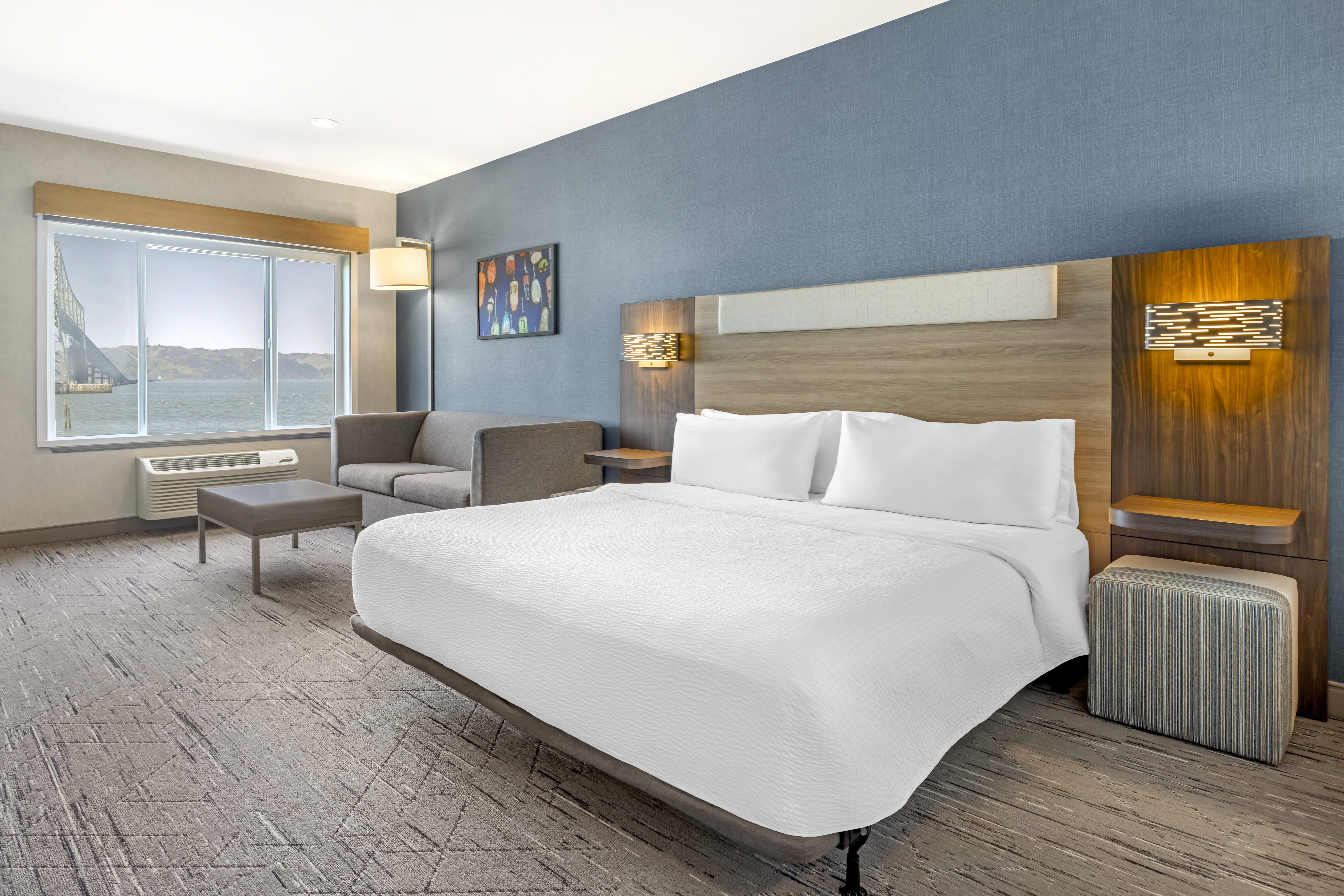 Holiday Inn Express Hotel Suites Astoria 33/69