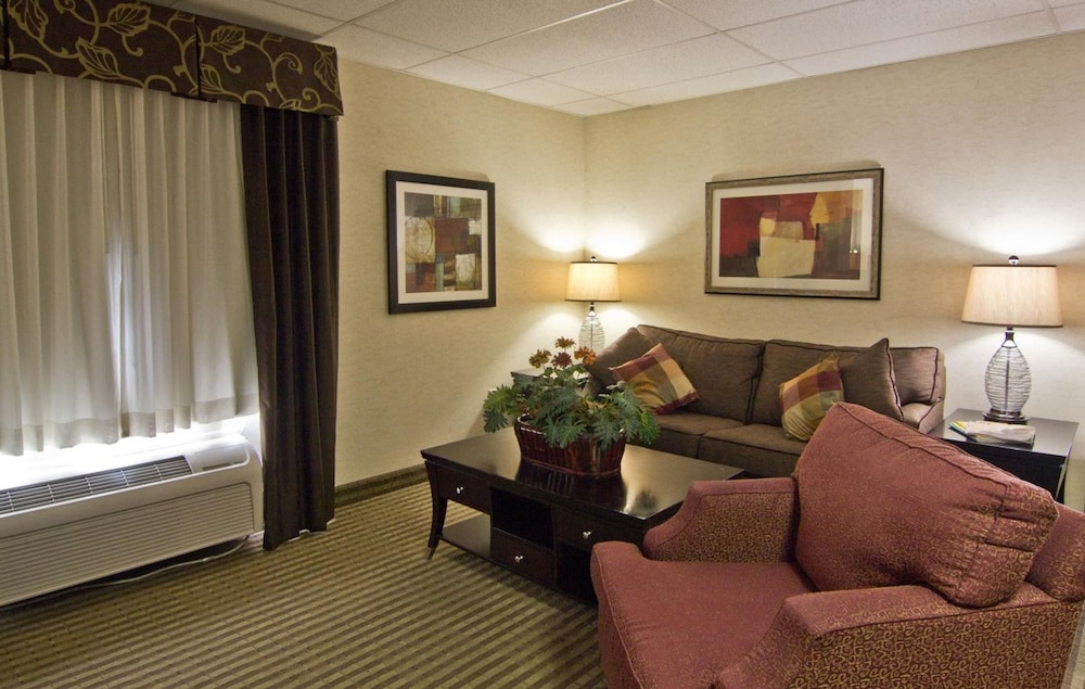 Christopher Inn and Suites 29/39