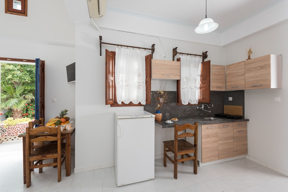 Anezina Villas 2/50
