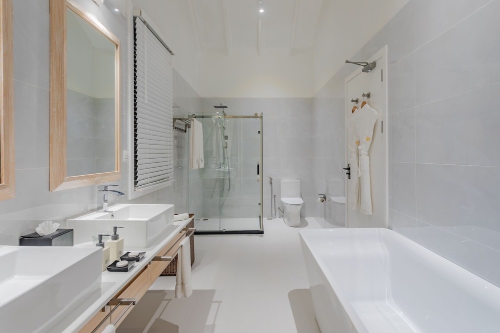 Dhigufaru Island Resort 60/62