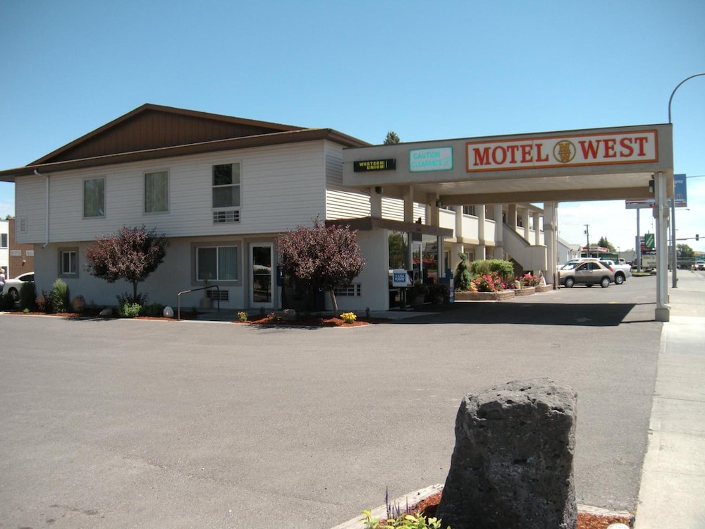 Motel West 57/58