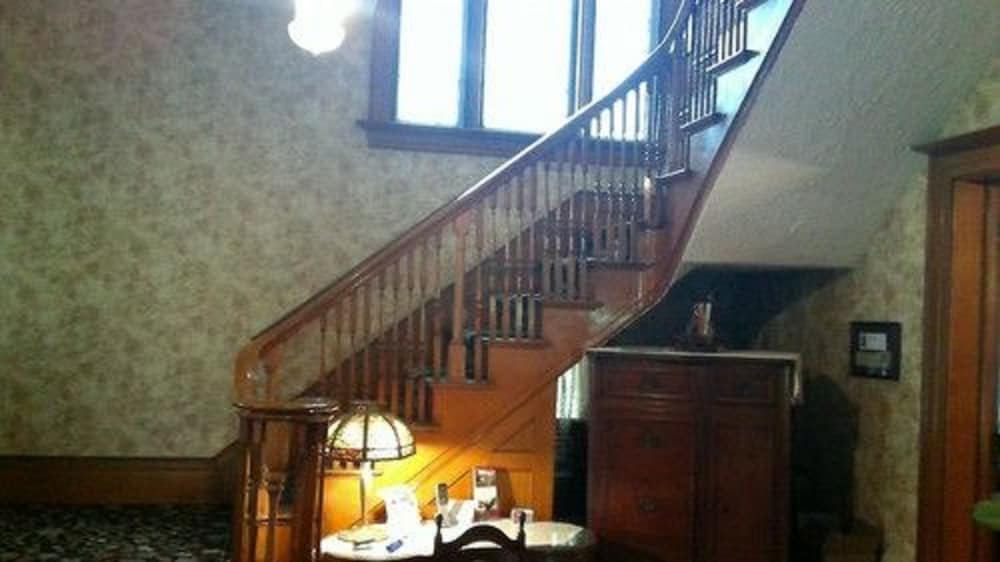 Barrister s Bed & Breakfast 39/42