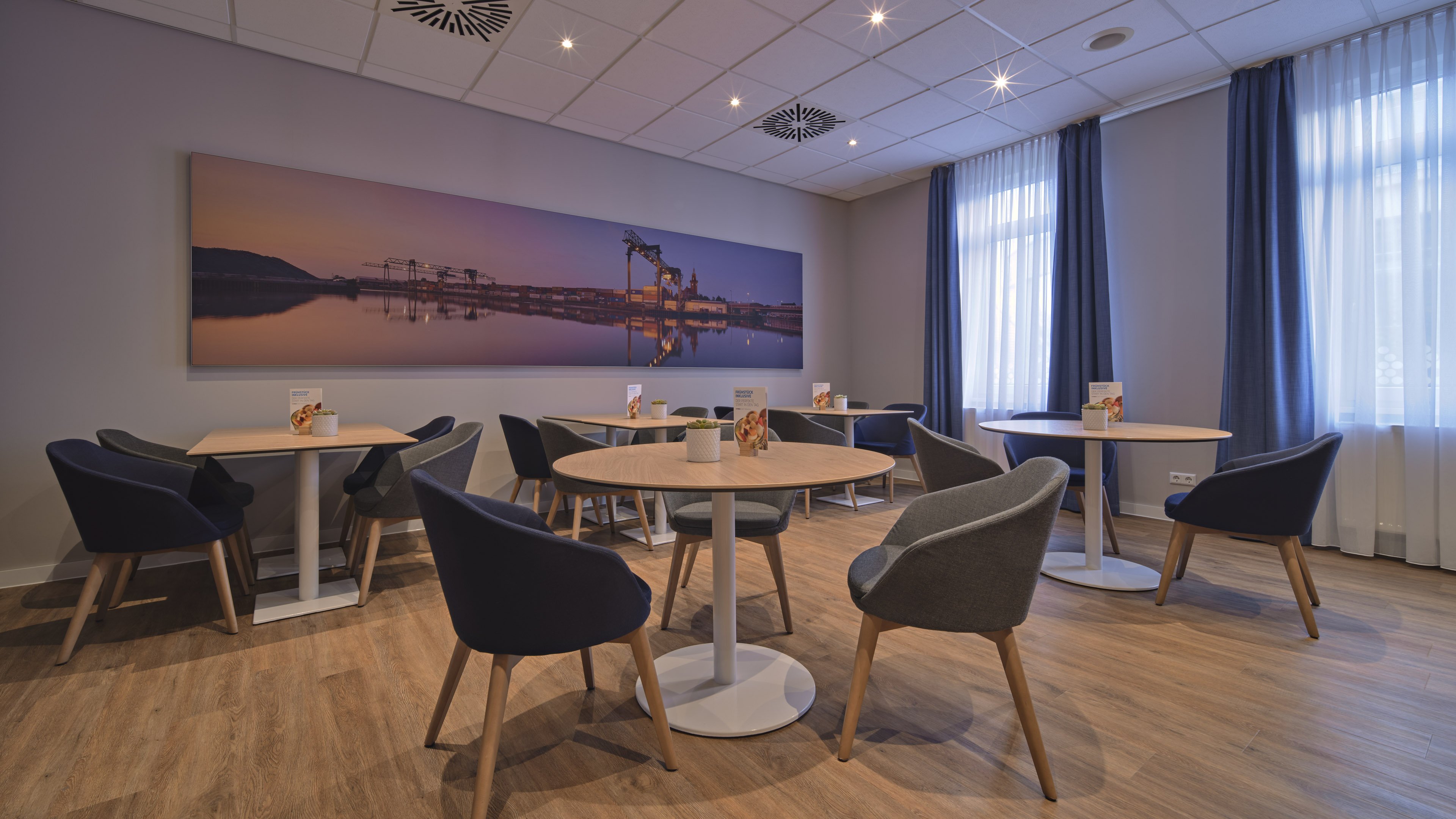 Holiday Inn Express Dortmund Hotel 43/46