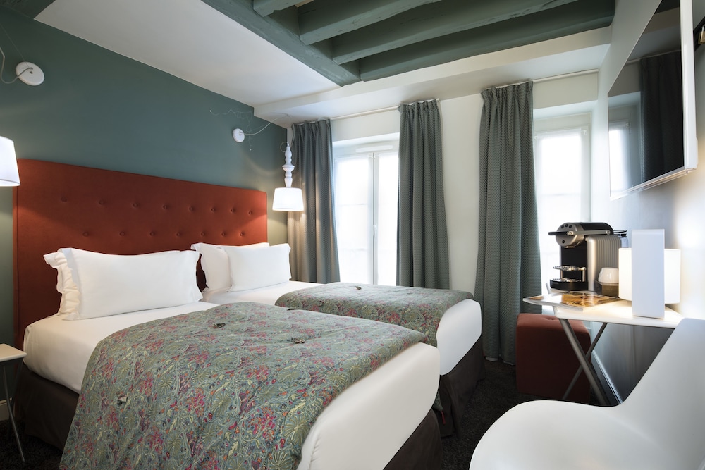 HOTEL MARAIS HOME(Formerly Ho Marais) 12/68