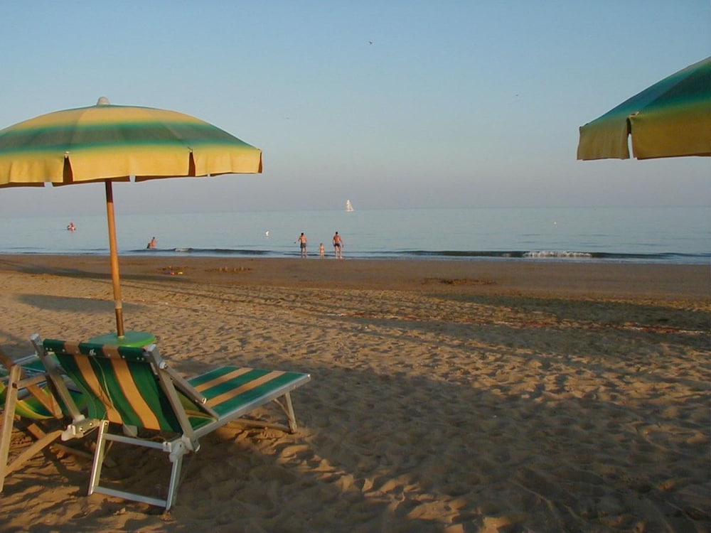 HOTEL BEAU RIVAGE PINETA 31/54