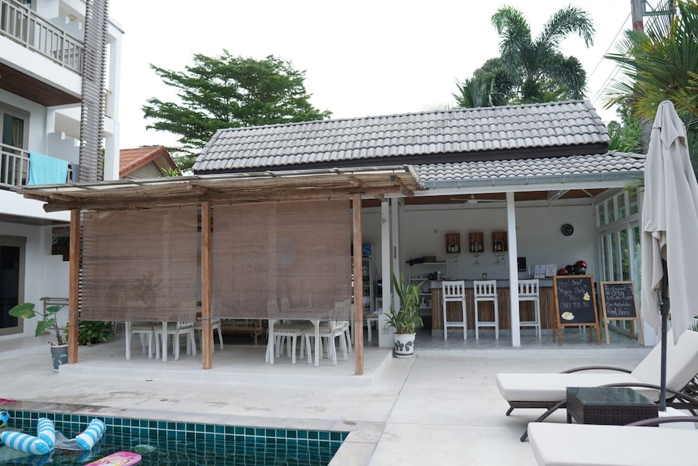 Ampha Place Hotel 2/53