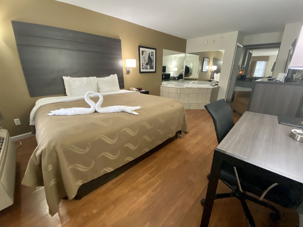 Quality Inn Branson Hwy 76 Central 13/53