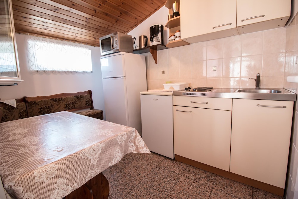 APARTMENT DIVNA 34/66