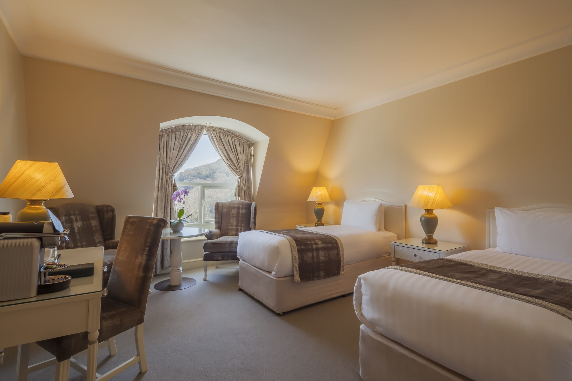 غرفة قياسية بسرير مزدوج، Glen View Hotel 2/5