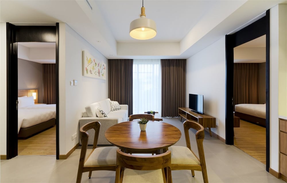 Aviary Bintaro 35/49