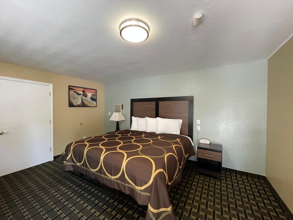 Pinewood Inn 11/55