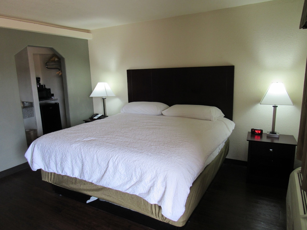 Trinity Suites Downtown Dallas 11/28